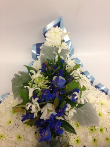 The cool blue Cushion