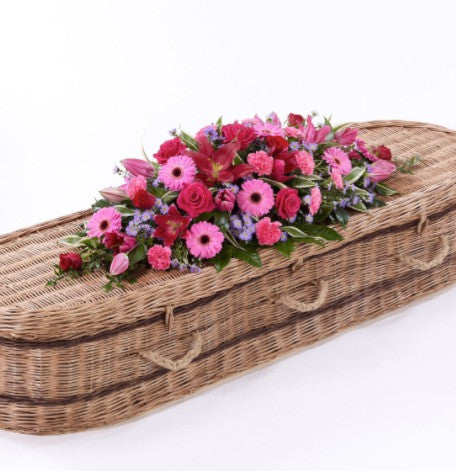 The rich spice natural casket spray